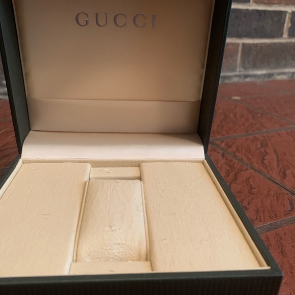 GUCCI Timepiece box and one link. No additional details. See all pics. - Picture 3 of 8